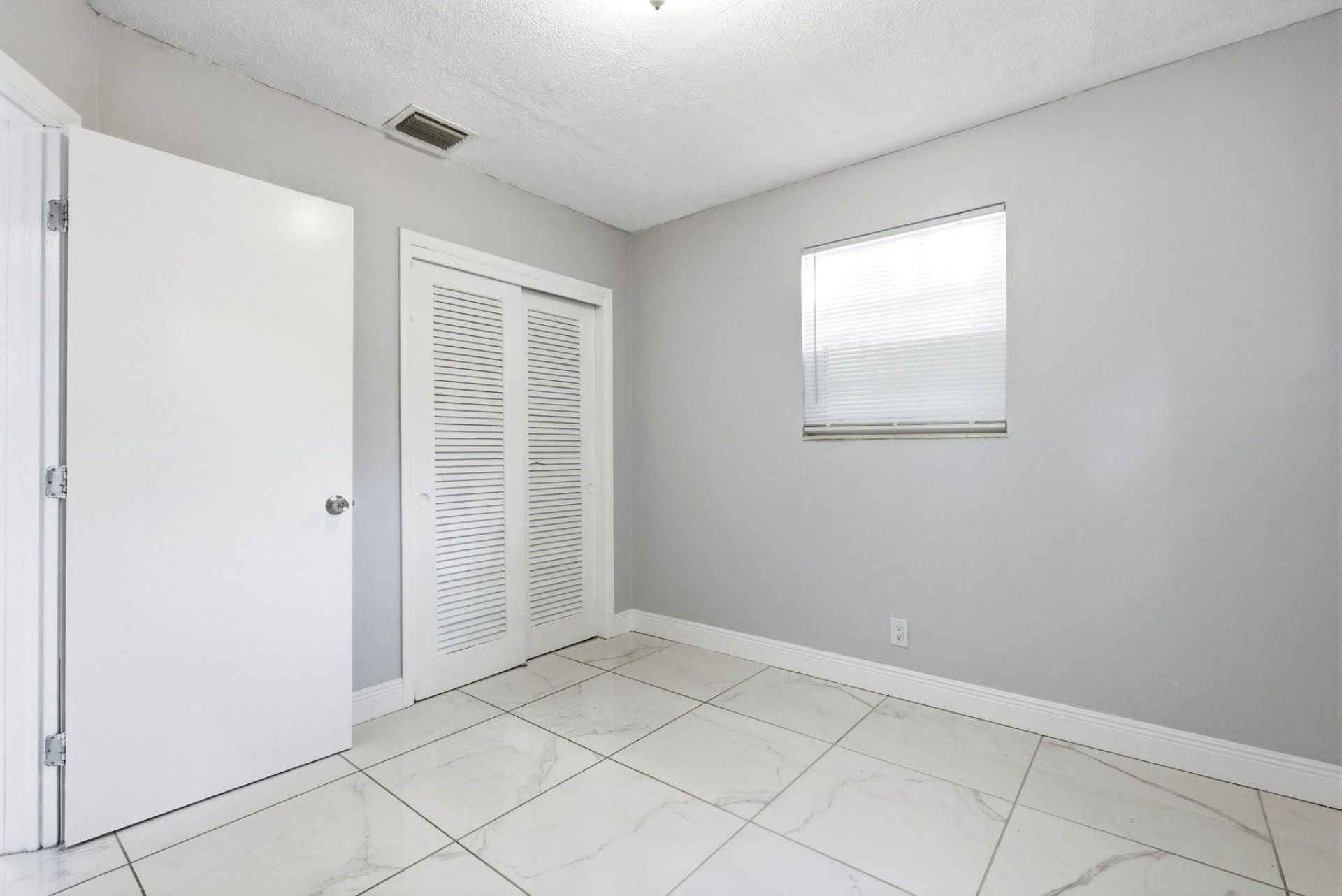 5961 NW 42nd Avenue, Fort Lauderdale, FL 33319 Photo