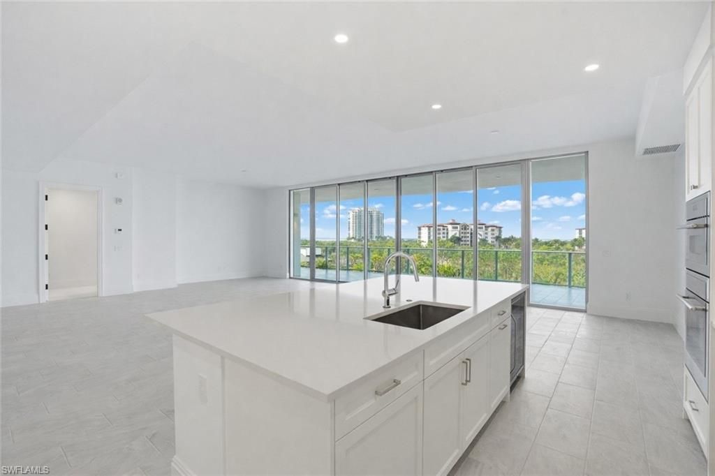 4810 Pelican Colony, Unit 403, Bonita Springs, FL 34134 Photo