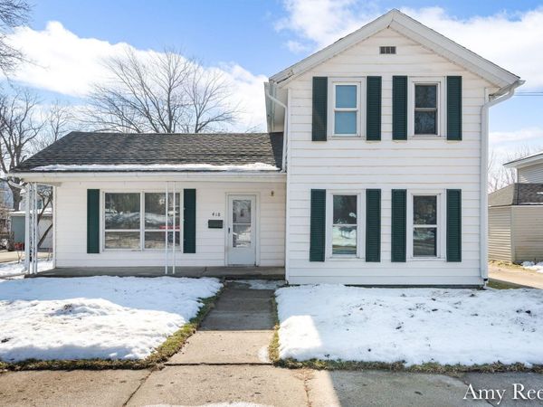 418 Elm Street SE, Lowell, MI 49331