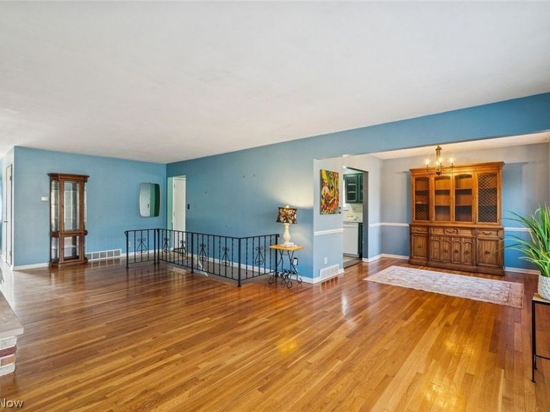 725 N Hawkins Avenue, Akron, OH 44313 Photo 12