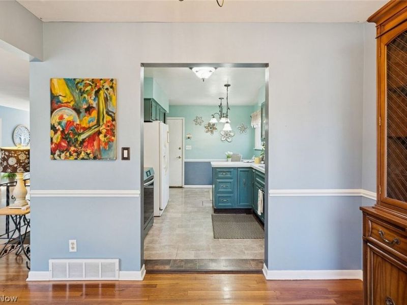 725 N Hawkins Avenue, Akron, OH 44313 Photo 16