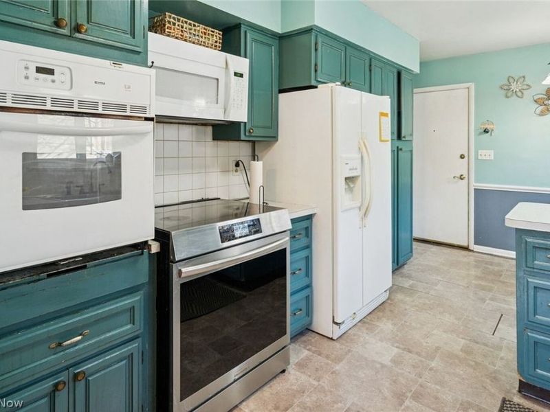 725 N Hawkins Avenue, Akron, OH 44313 Photo 17