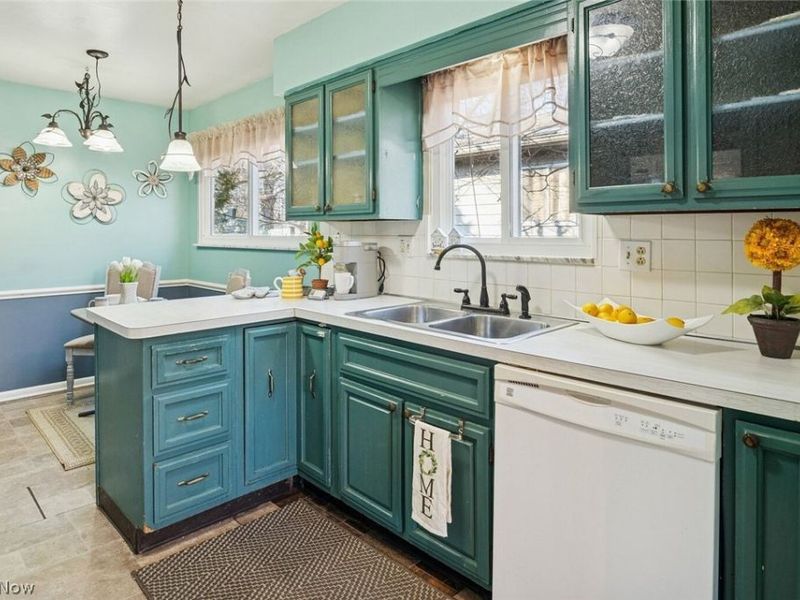 725 N Hawkins Avenue, Akron, OH 44313 Photo 18