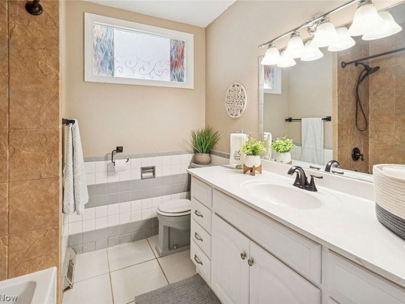 725 N Hawkins Avenue, Akron, OH 44313 Photo 21