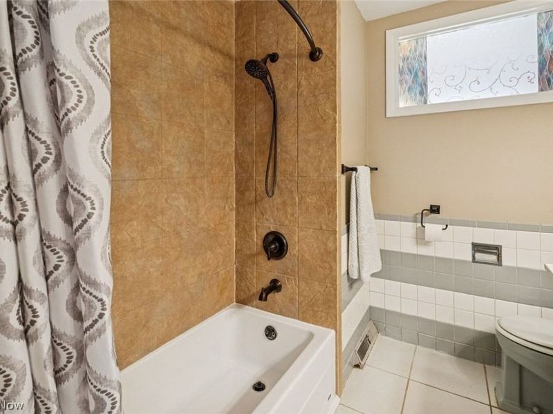 725 N Hawkins Avenue, Akron, OH 44313 Photo 22