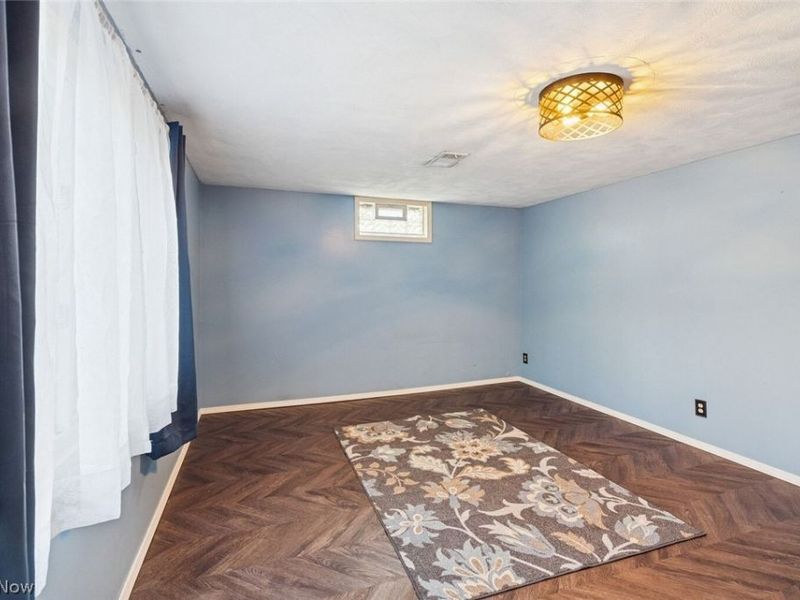 725 N Hawkins Avenue, Akron, OH 44313 Photo 30