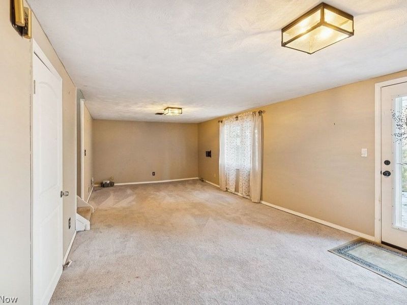 725 N Hawkins Avenue, Akron, OH 44313 Photo 32