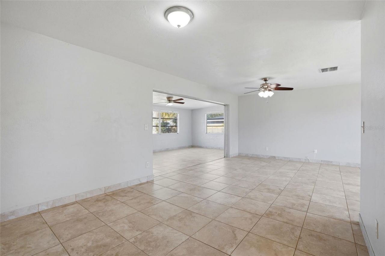 6338 21st Street N, Saint Petersburg, FL 33702 Photo