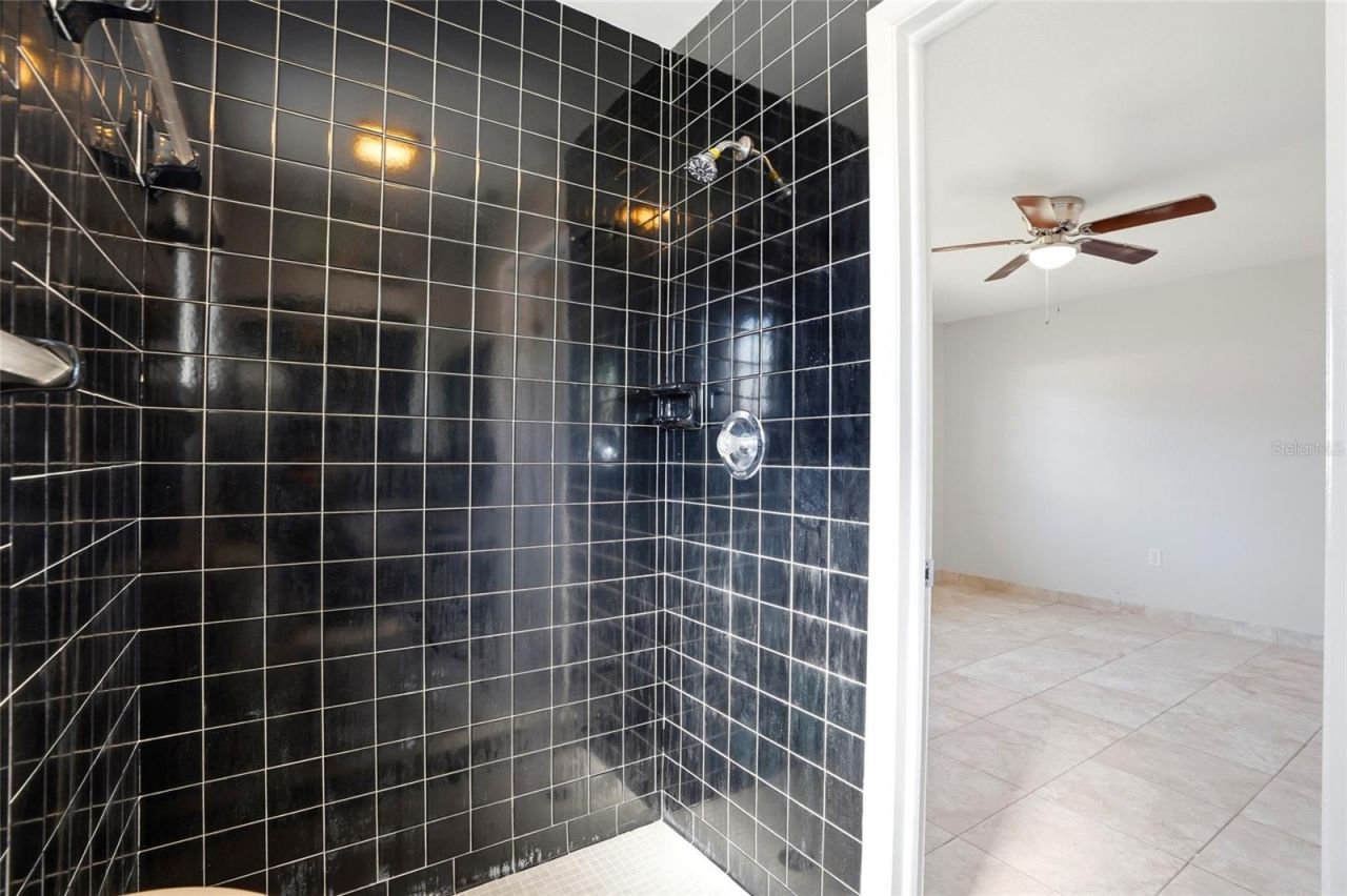 6338 21st Street N, Saint Petersburg, FL 33702 Photo