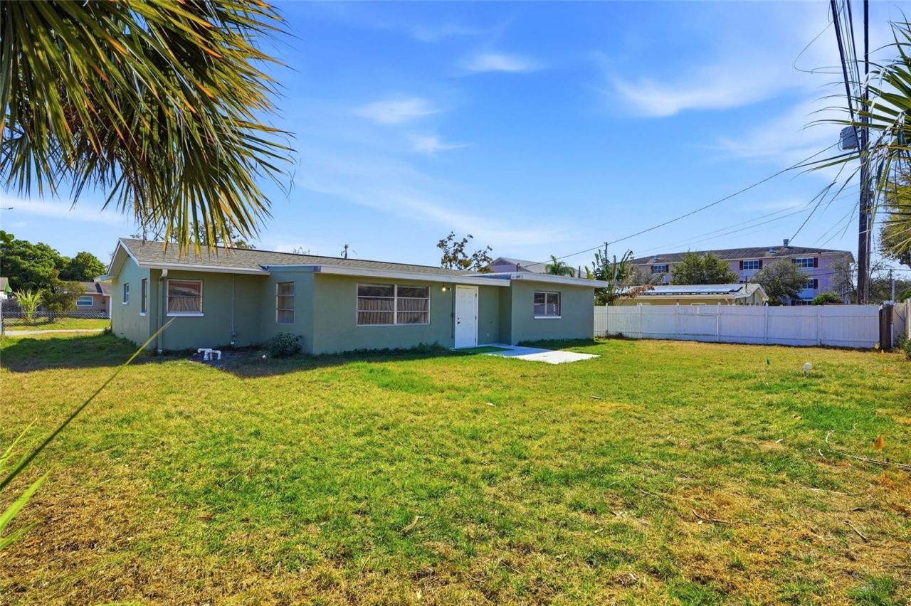 6338 21st Street N, Saint Petersburg, FL 33702 Photo