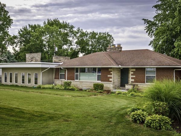 207 W Lincoln Highway, New Haven, IN 46774