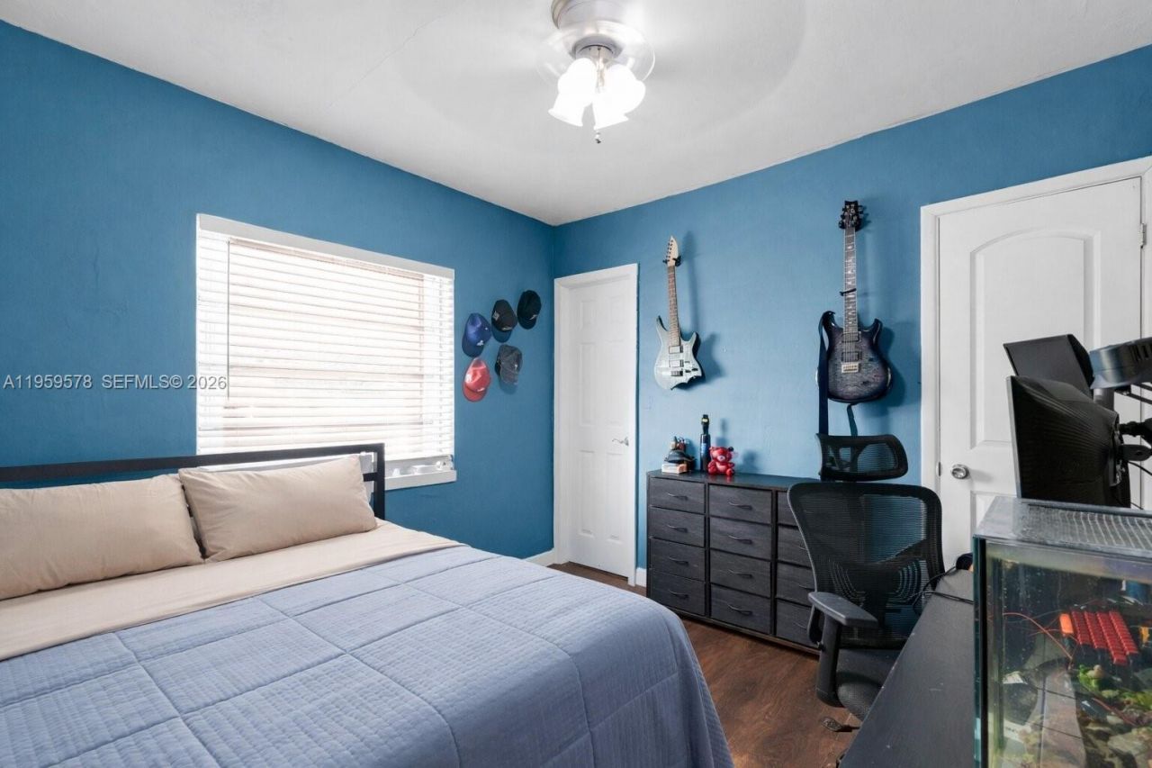 360 W 55th St, Hialeah, FL 33012 Photo