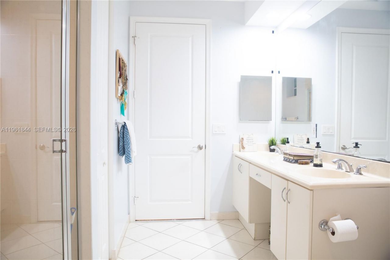 2901 NW 126th Ave, Unit 2-318, Sunrise, FL 33323 Photo