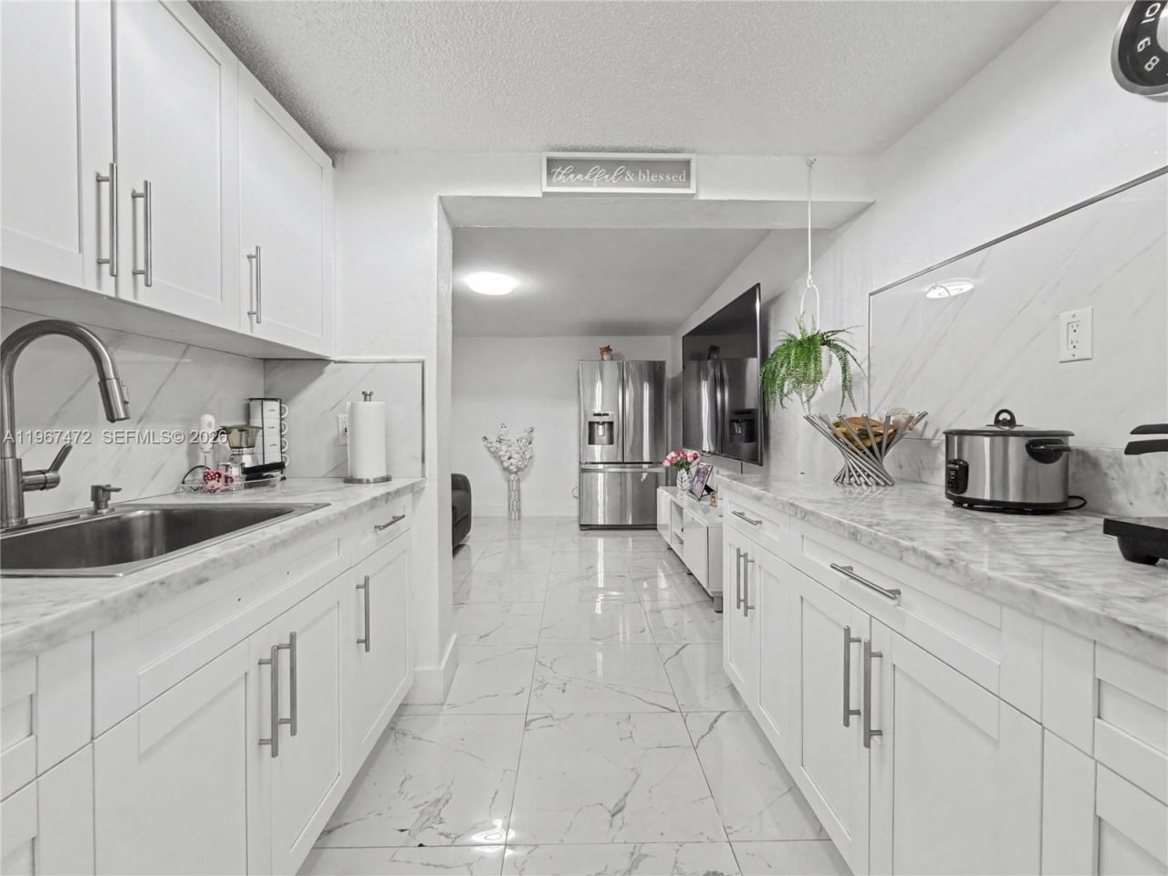 9560 NW 32nd Ave, Miami, FL 33147 Photo