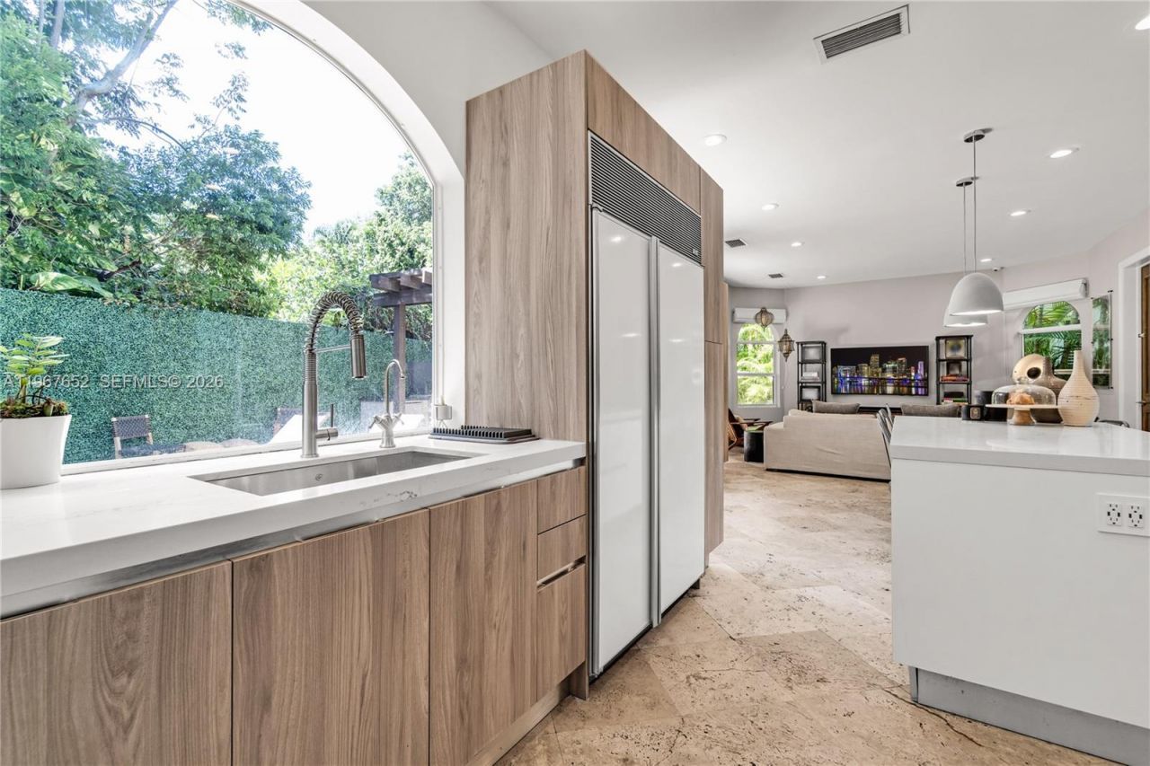 2752 Brickell Ct , Miami, FL 33129 Photo