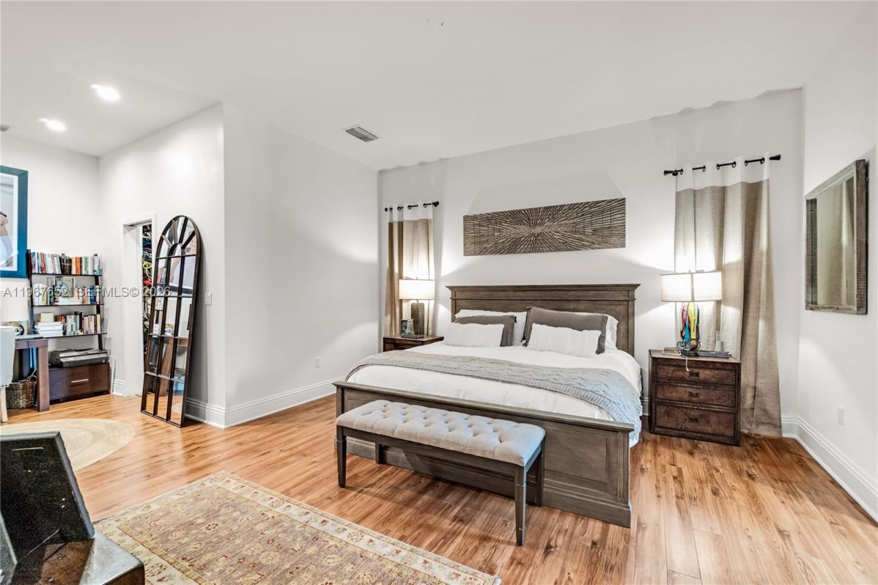 2752 Brickell Ct , Miami, FL 33129 Photo