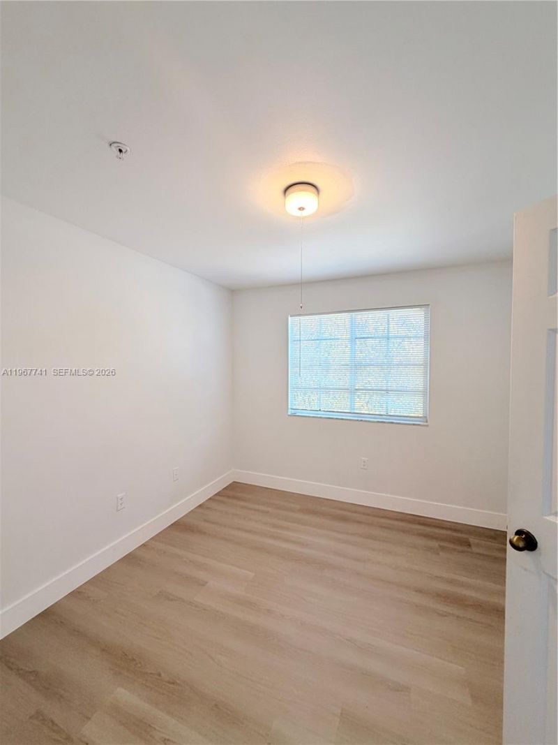 11165 SW 6th St , Unit 302, Pembroke Pines, FL 33025 Photo