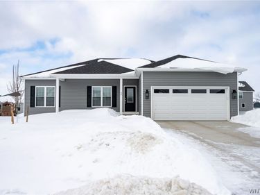 40 Greenspring Court, Buffalo, NY 14224