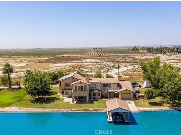 5051 Creekside Dr, Arvin, CA 93203