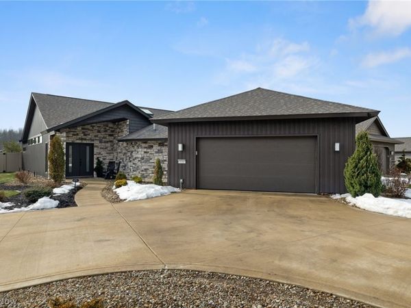 9160 Pleasant Ridge Circle, North Ridgeville, OH 44039