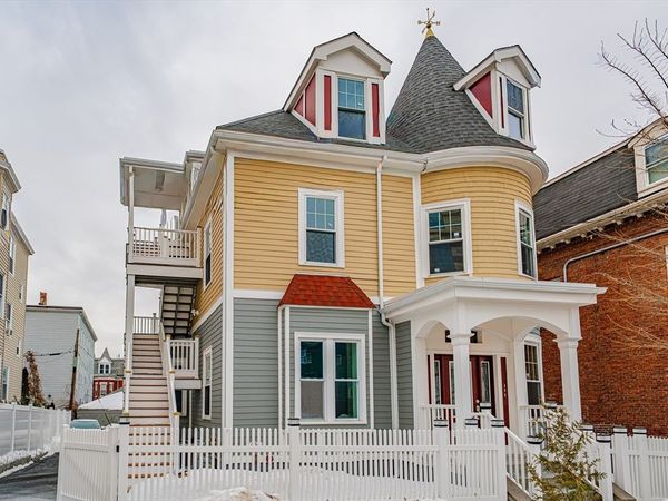 24 Tudor St, Chelsea, MA 02150