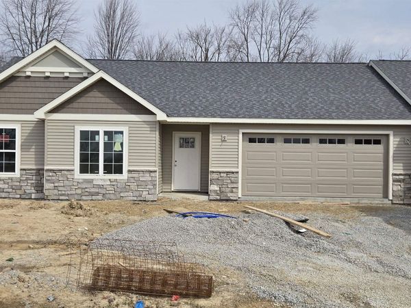 1401 E Boulder Run, Columbia City, IN 46725