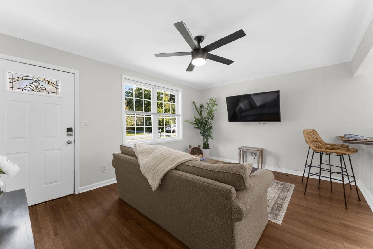 4973 Alpha Street Photo 10