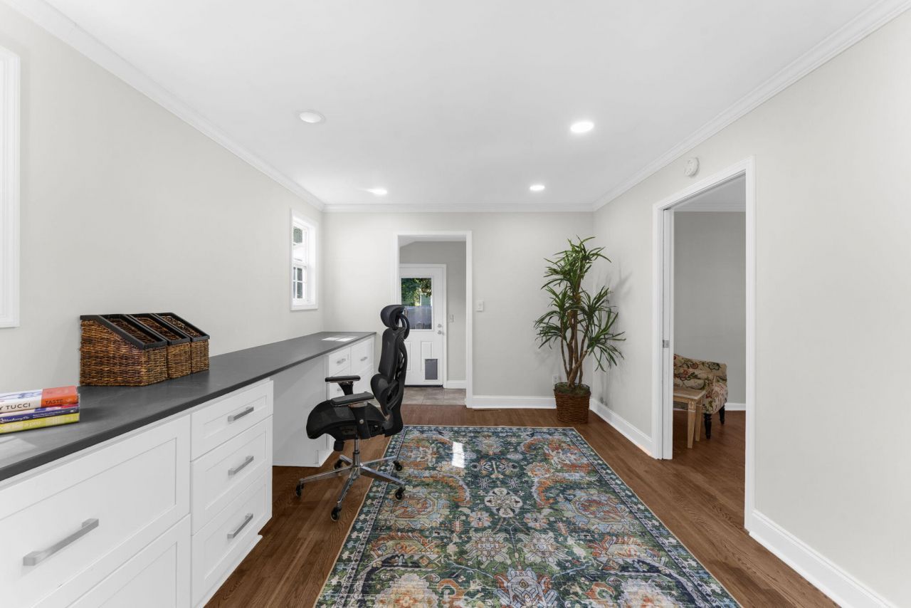 4973 Alpha Street Photo 17