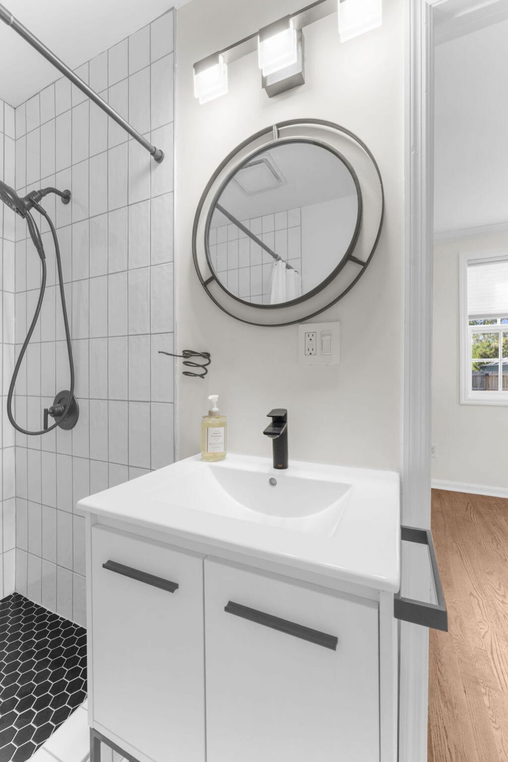 4973 Alpha Street Photo 24