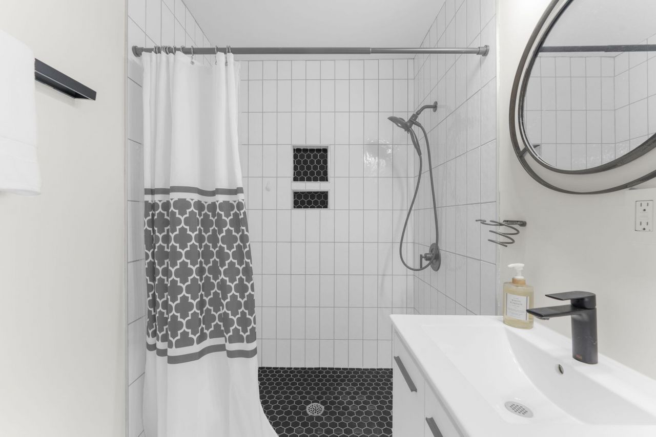 4973 Alpha Street Photo 25