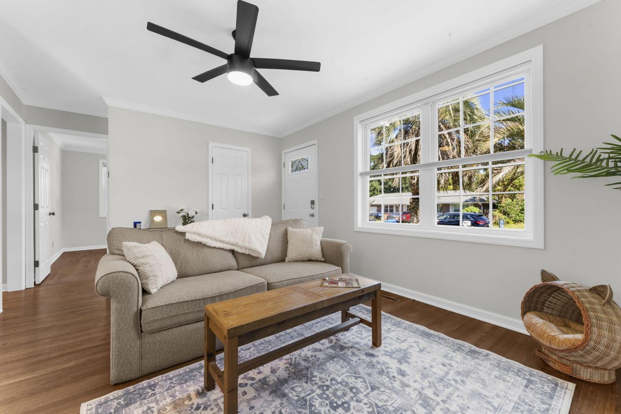 4973 Alpha Street Photo 6