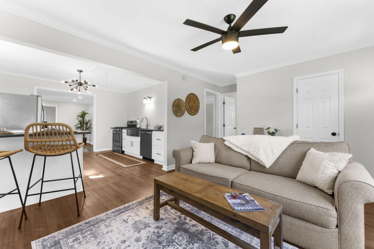 4973 Alpha Street Photo 7