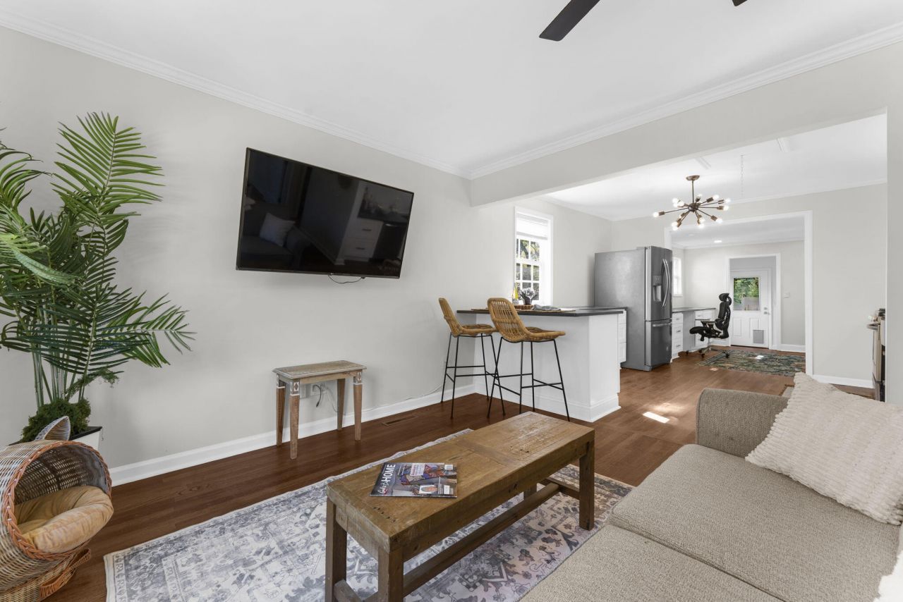 4973 Alpha Street Photo 8