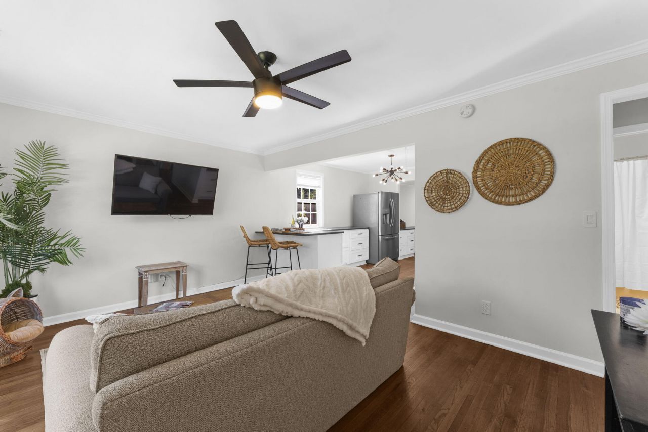 4973 Alpha Street Photo 9