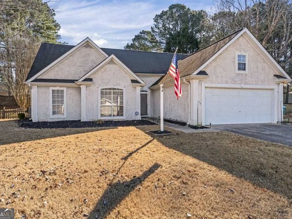 64 Dogwood Lakes Drive, Hampton, GA 30228