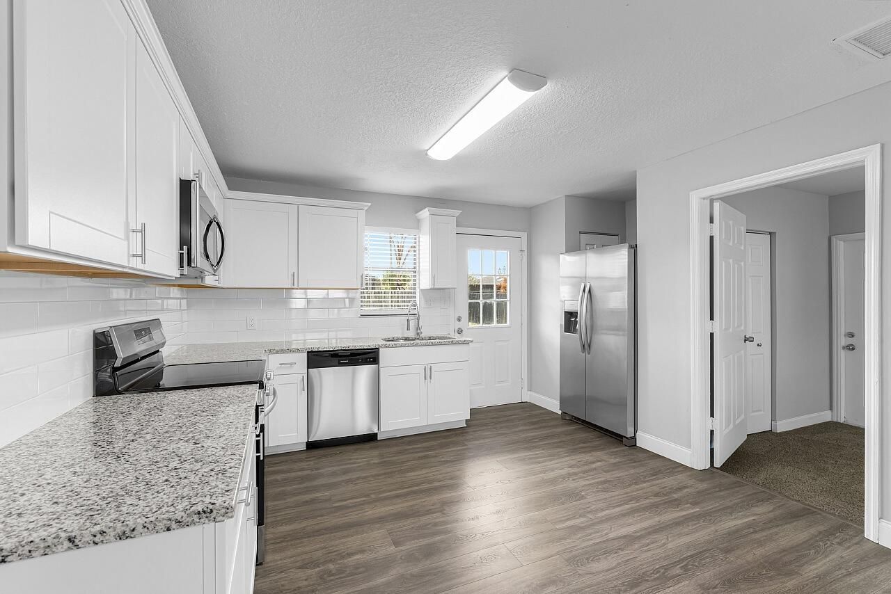 908 Landsdowne Drive, Sebastian, FL 32958 Photo