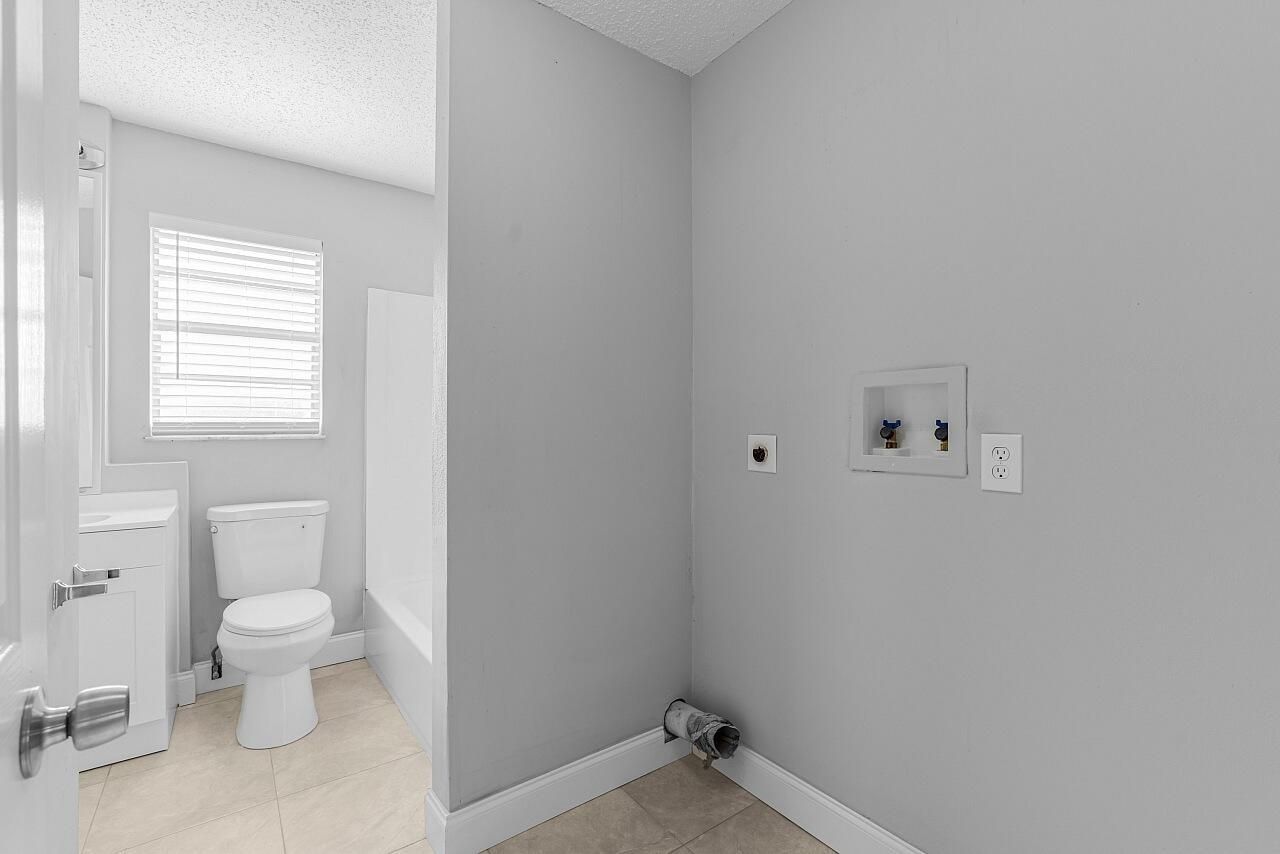 908 Landsdowne Drive, Sebastian, FL 32958 Photo