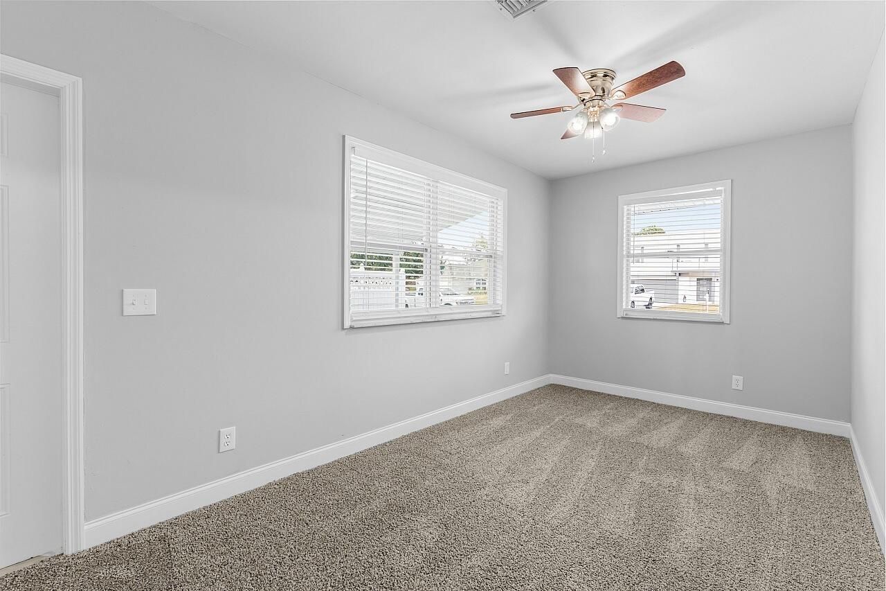 908 Landsdowne Drive, Sebastian, FL 32958 Photo