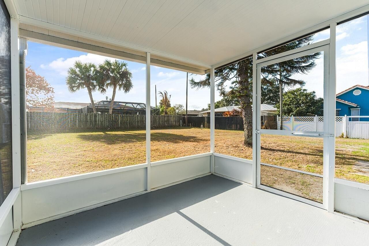 908 Landsdowne Drive, Sebastian, FL 32958 Photo