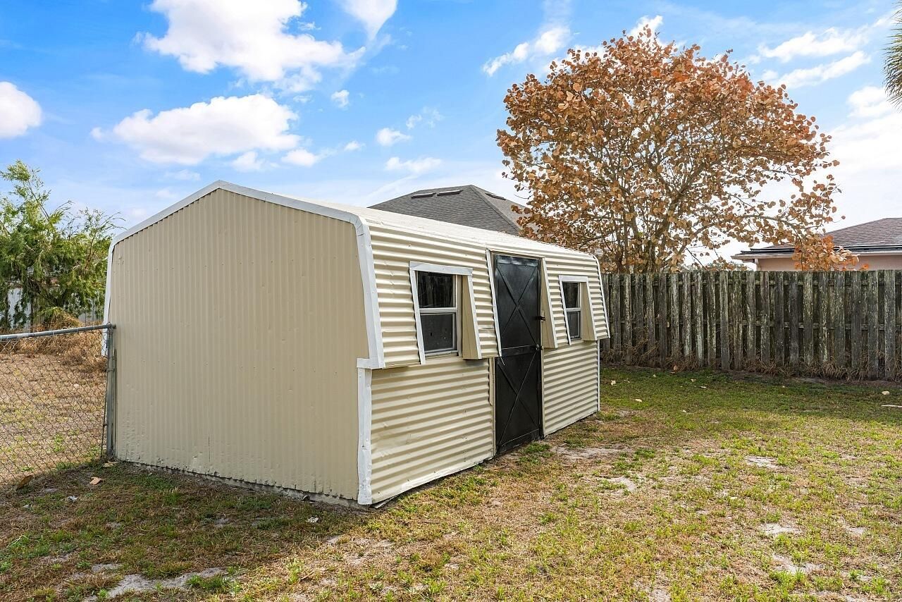 908 Landsdowne Drive, Sebastian, FL 32958 Photo