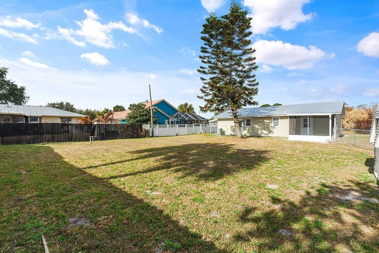 908 Landsdowne Drive, Sebastian, FL 32958 Photo