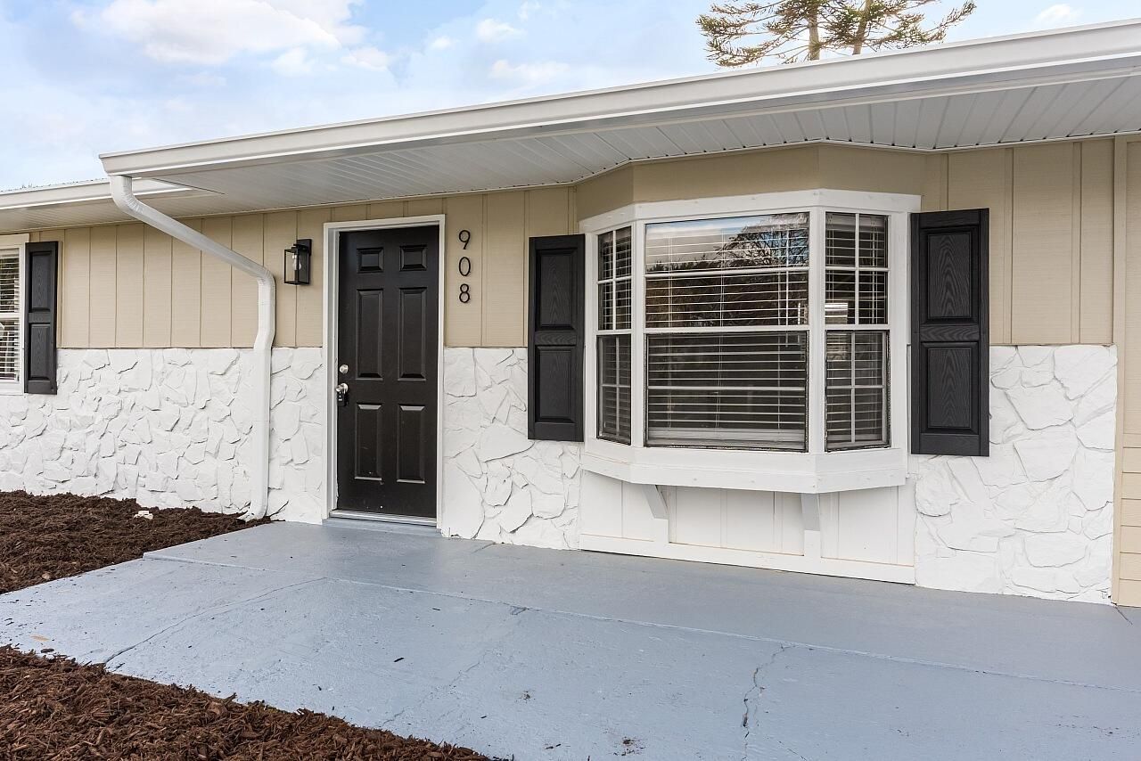 908 Landsdowne Drive, Sebastian, FL 32958 Photo