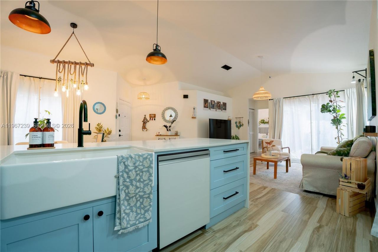 17235 NW 7th St, Pembroke Pines, FL 33029 Photo