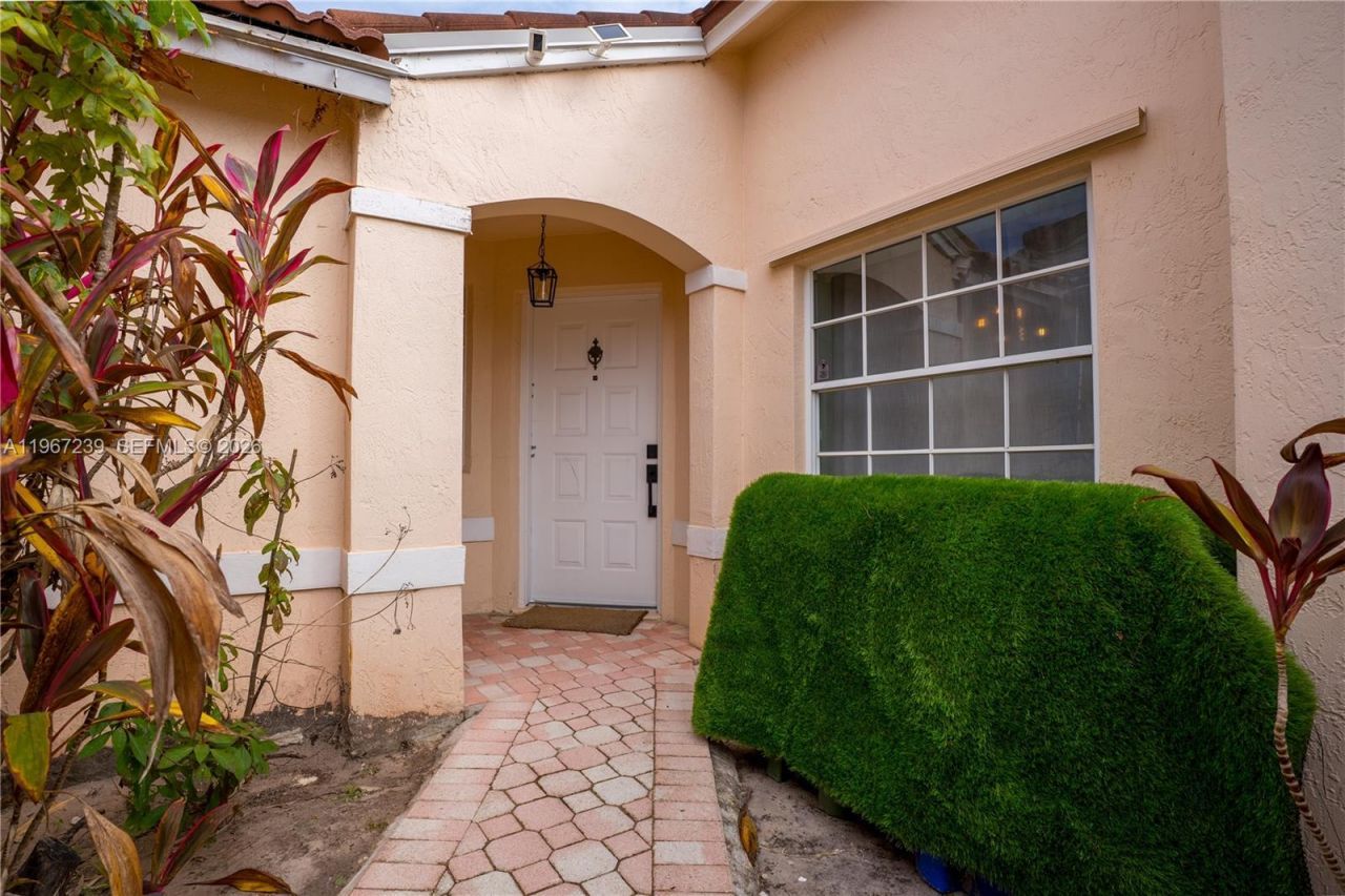 17235 NW 7th St, Pembroke Pines, FL 33029 Photo