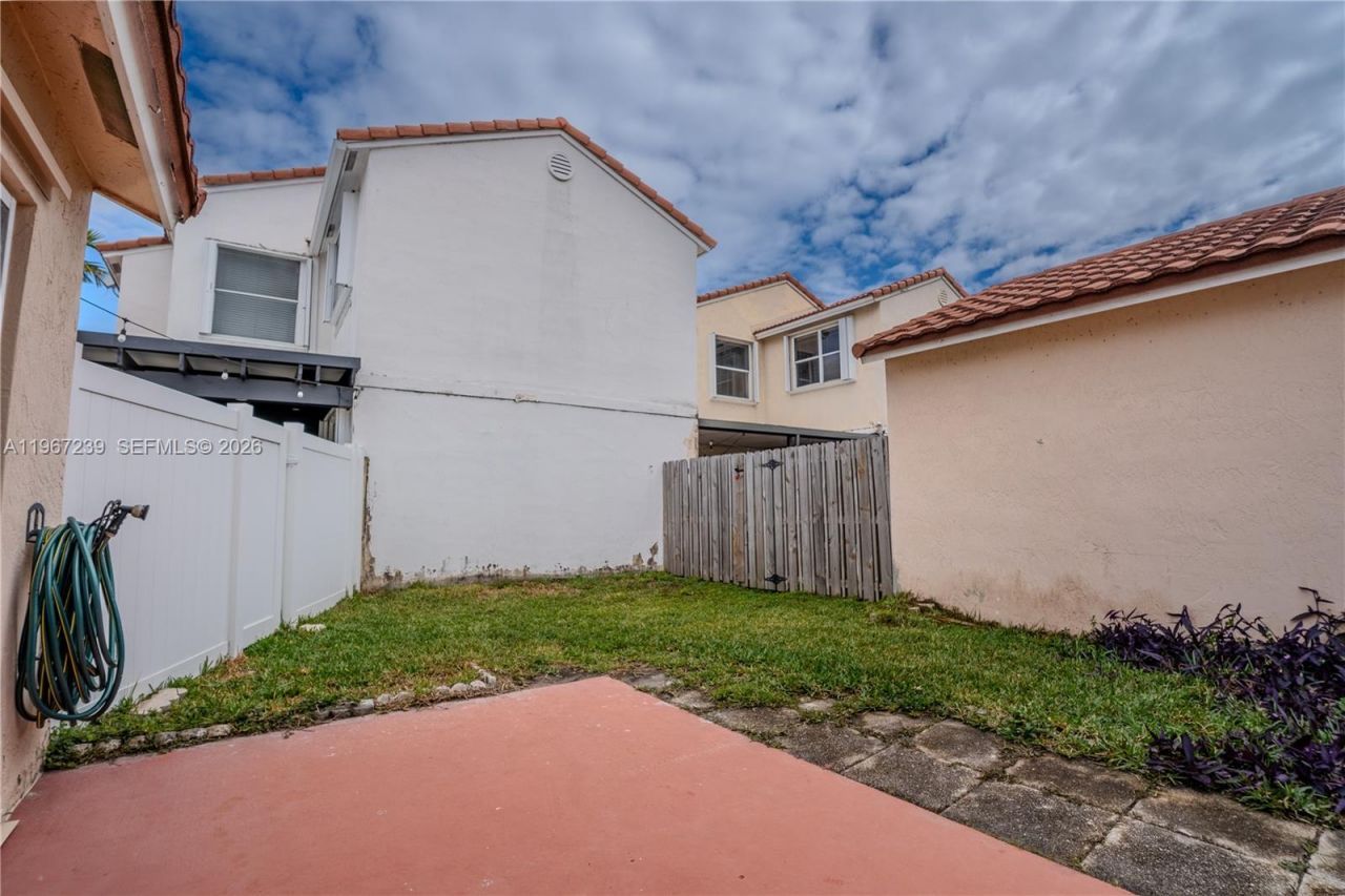 17235 NW 7th St, Pembroke Pines, FL 33029 Photo