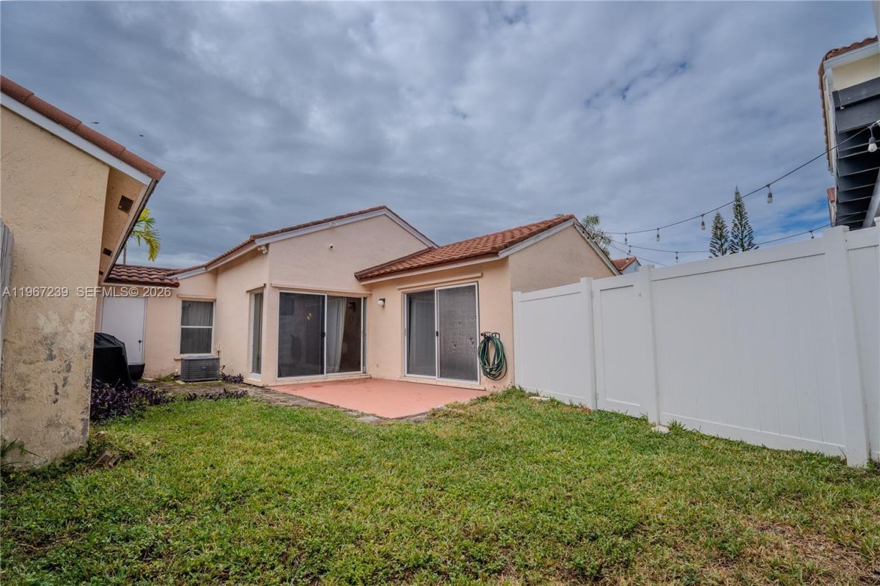 17235 NW 7th St, Pembroke Pines, FL 33029 Photo