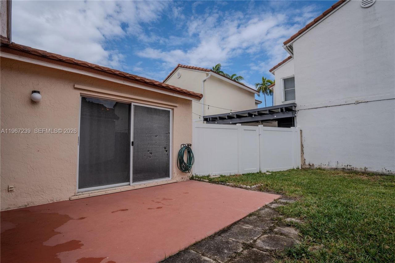 17235 NW 7th St, Pembroke Pines, FL 33029 Photo