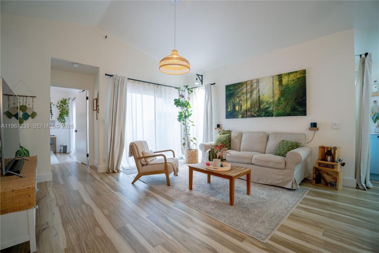 17235 NW 7th St, Pembroke Pines, FL 33029 Photo