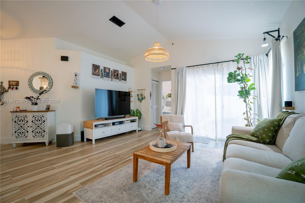 17235 NW 7th St, Pembroke Pines, FL 33029 Photo