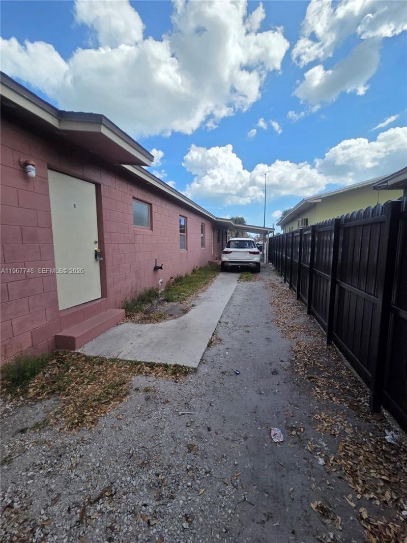 503 N 25th St , Unit 2, Fort Pierce, FL 34947 Photo